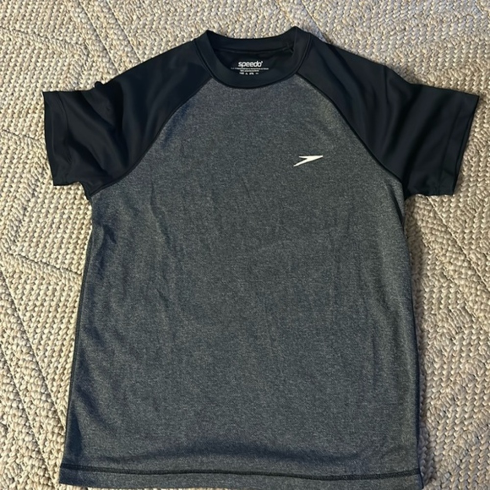 Men’s Speedo shirt